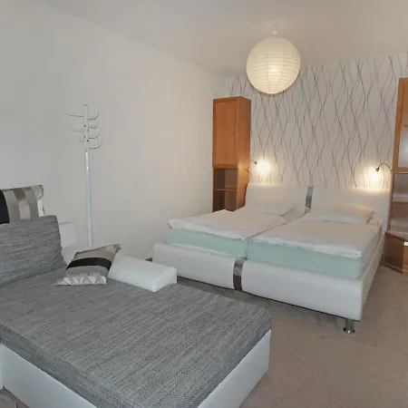 Leipold-4 Apartment *